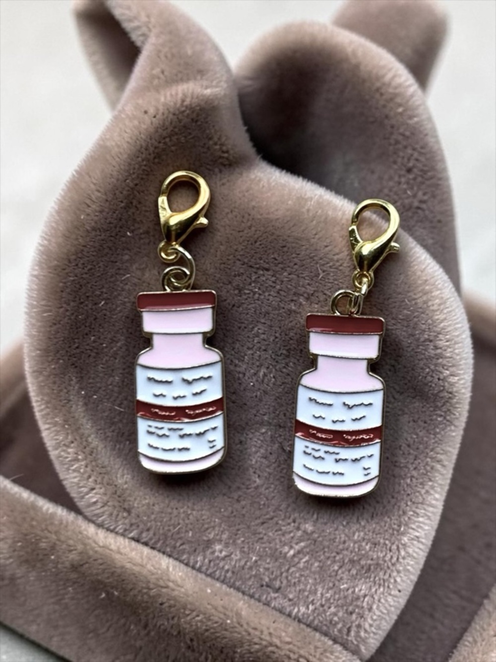 Medical Themed Charms for Keychains, Bracelets, Backpacks, zipper pulls, & etc. - Picture 2 of 3